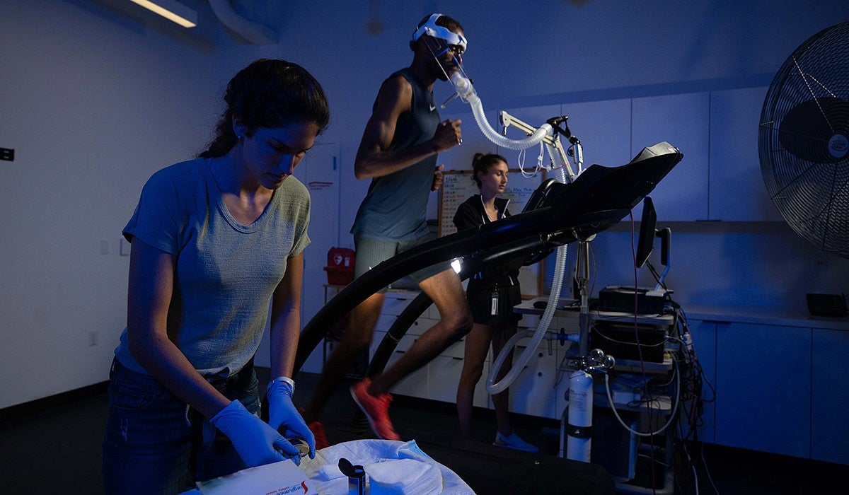 Wu Tsai researchers in lab
