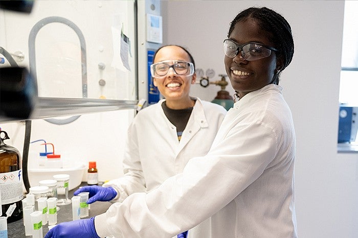 REU student in BioE lab