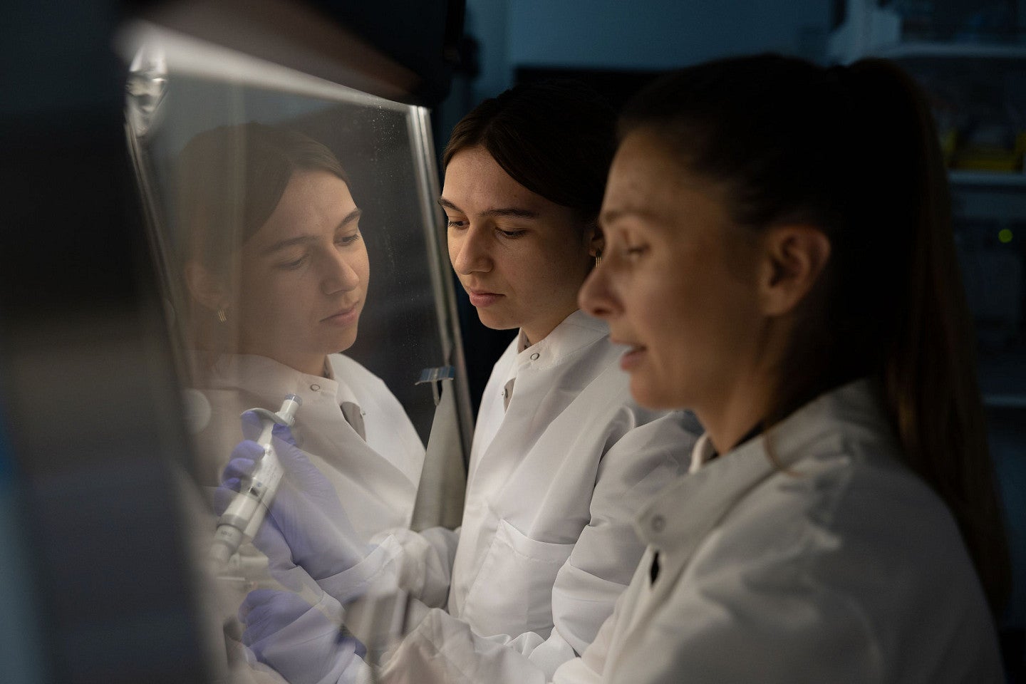 BioE Student in lab