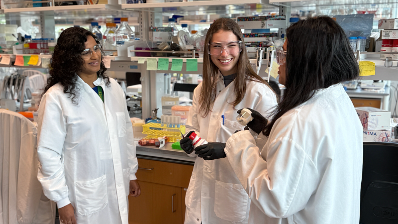 People in the Knight Campus labs