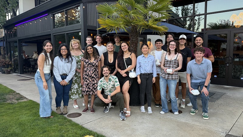 Hettiaratchi lab enjoying dinner