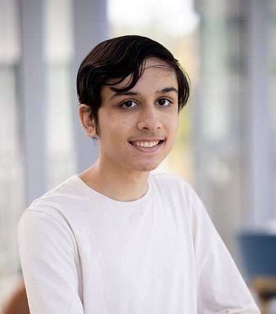 Headshot of Alex Bakker